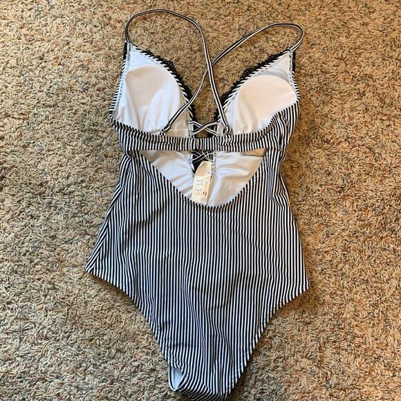 NWOT Women's Juniors Cupshe Striped Lace Deep V-neck High Cut One Piece Swimsuit - Picture 4 of 10